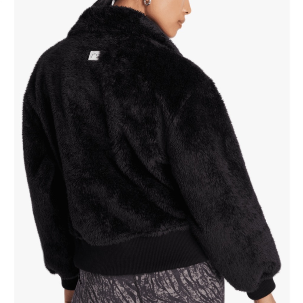 VARLEY DURAY FAUX FUR PULLOVER SIZE SMALL BLACK